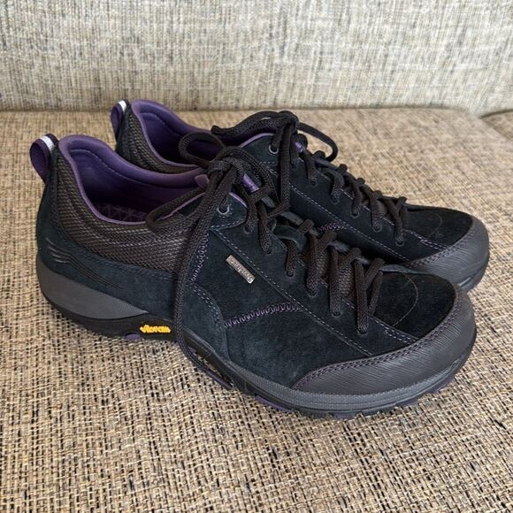 NEW Dansko walking shoes - Picture 2 of 8